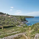 In Tankaraca Vela Luka
