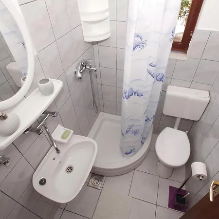 Stunning In Tankaraca With Kitchen Holiday home *