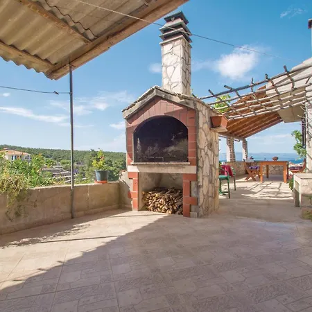 Stunning In Tankaraca With Kitchen Holiday home