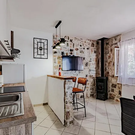 Holiday home Stunning In Tankaraca With Kitchen Vela Luka