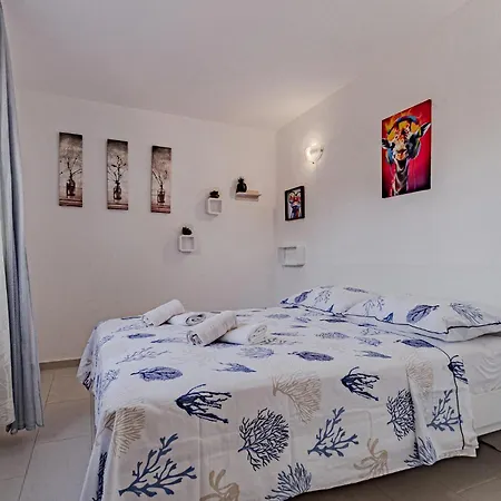 In Tankaraca * Vela Luka