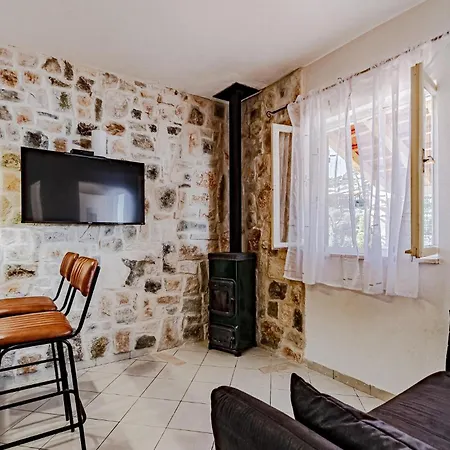 Holiday home Stunning In Tankaraca With Kitchen Vela Luka