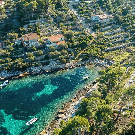 In Tankaraca * Vela Luka