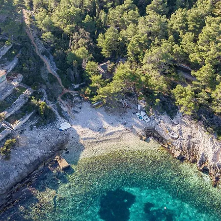 Stunning In Tankaraca With Kitchen * Vela Luka
